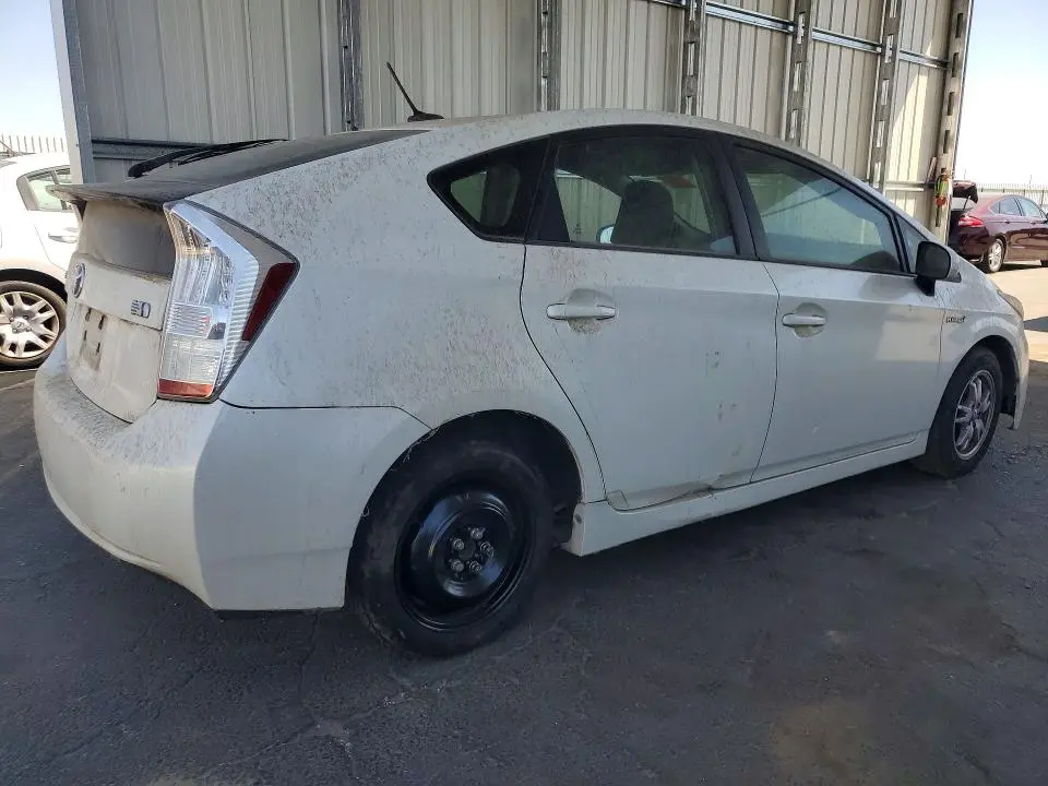 2011 TOYOTA PRIUS THREE  