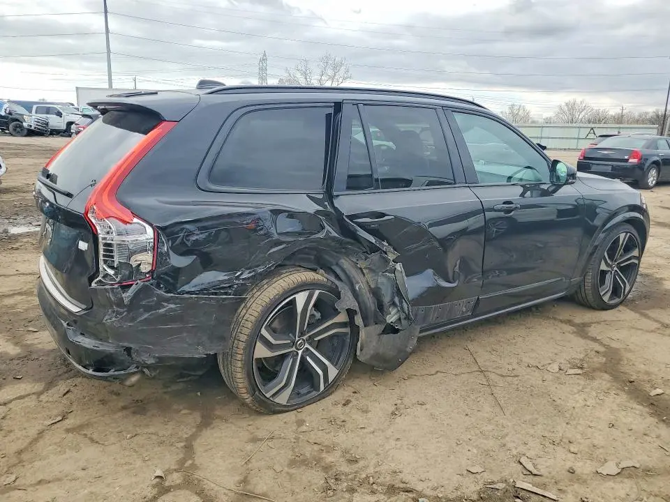 2022 VOLVO XC90 T8 RECHARGE R-DESIGN  