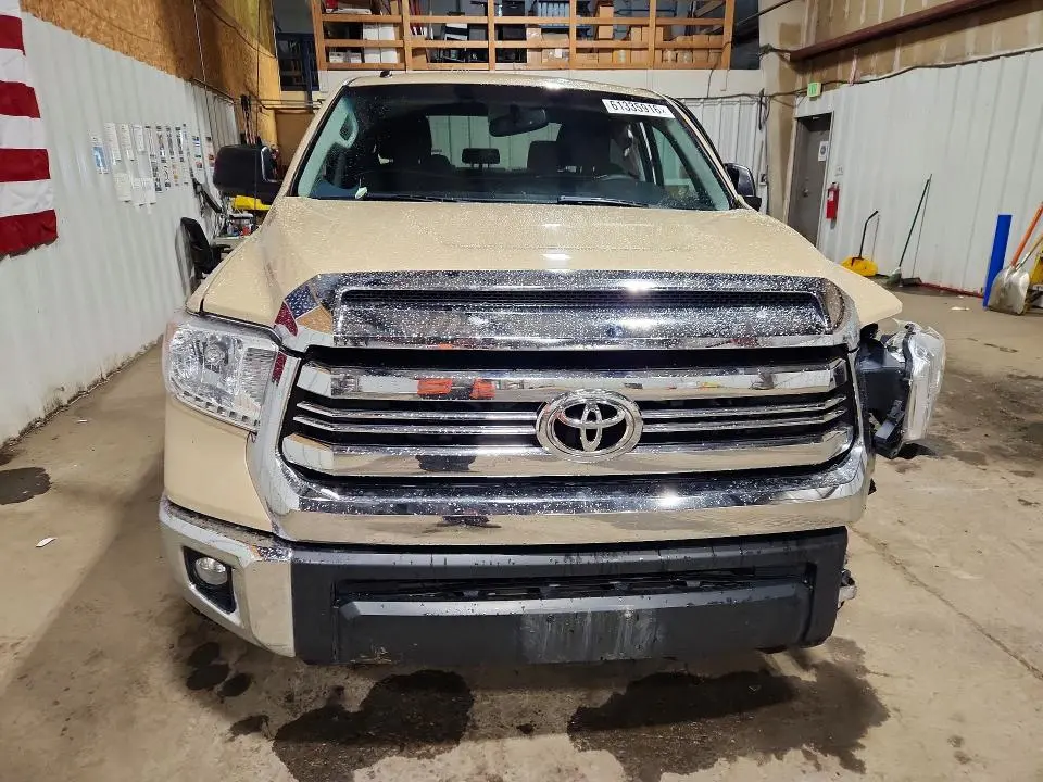 2017 TOYOTA TUNDRA SR5  