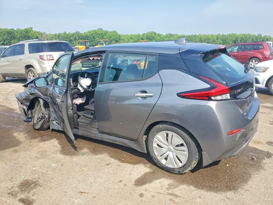 2025 NISSAN LEAF S  