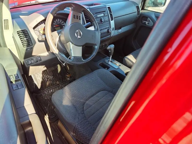 2010 NISSAN FRONTIER KING CAB SE  