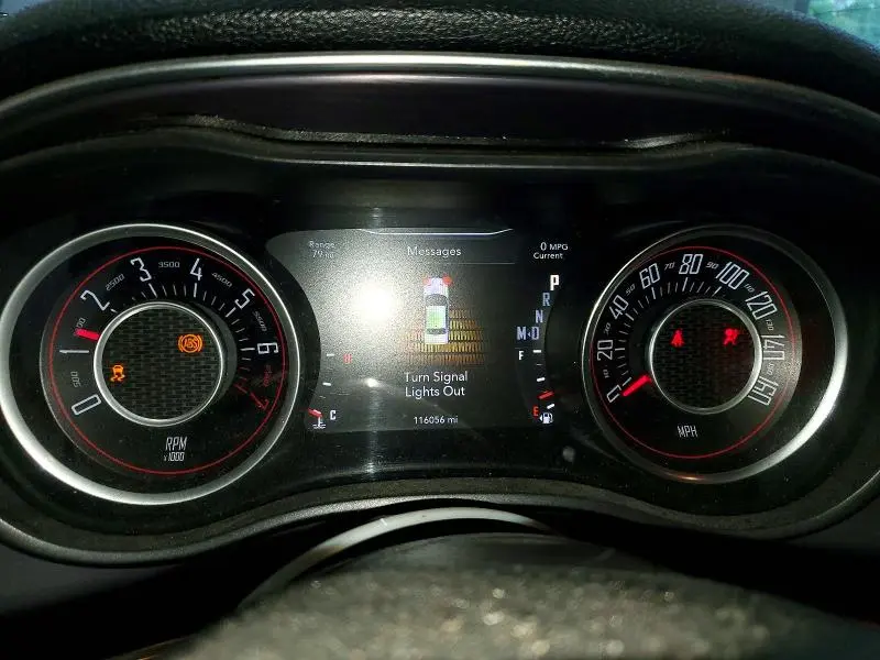 2015 DODGE CHALLENGER SXT  