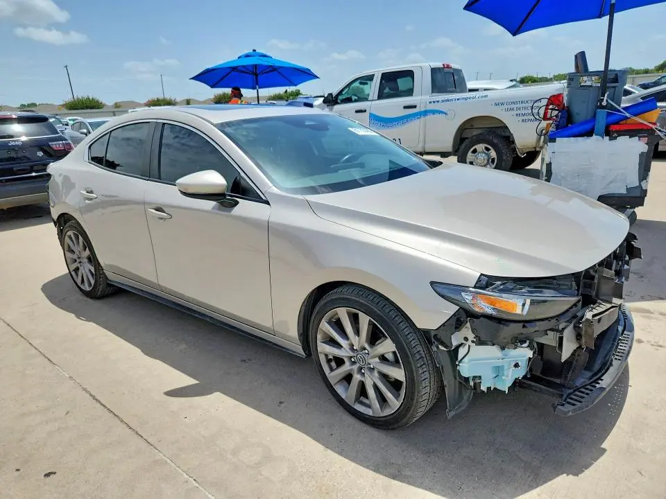 2024 MAZDA 3 PREFERRED  