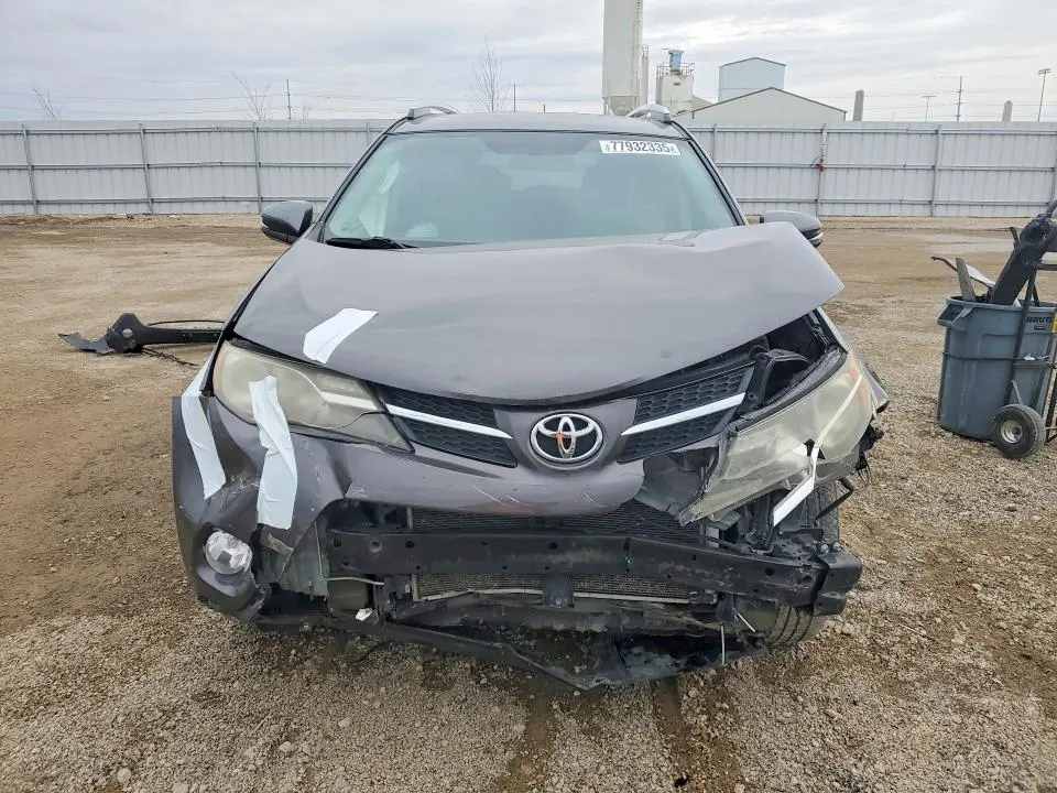 2015 TOYOTA RAV4 XLE  