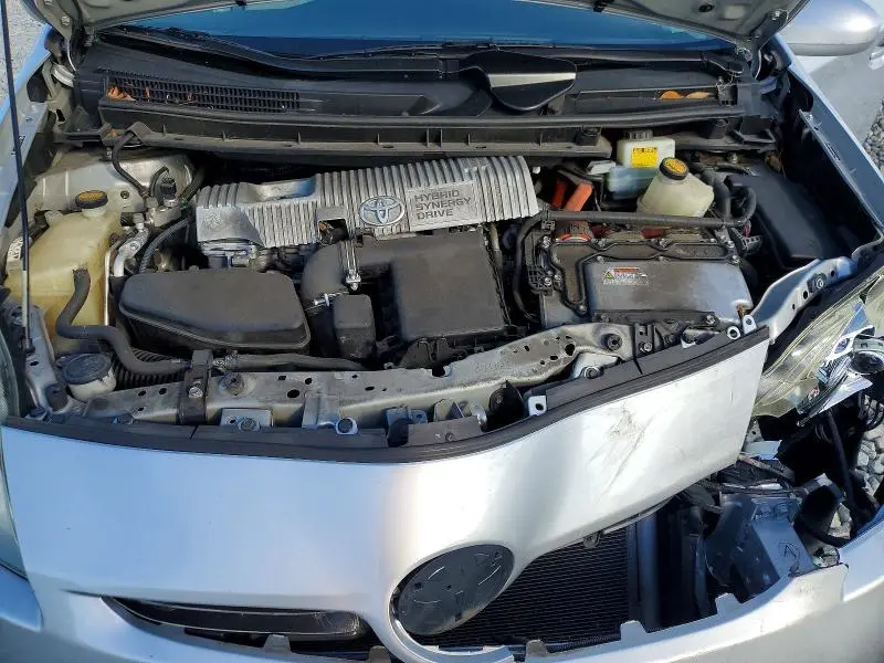 2010 TOYOTA PRIUS III  