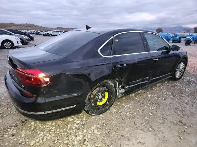 2017 VOLKSWAGEN PASSAT SE  