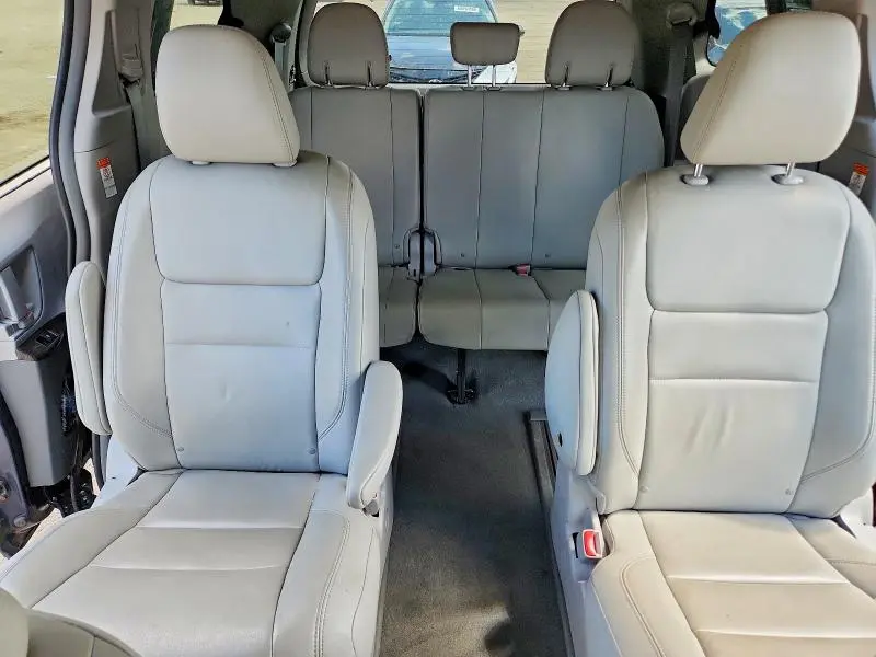2019 TOYOTA SIENNA XLE 7-PASSENGER  