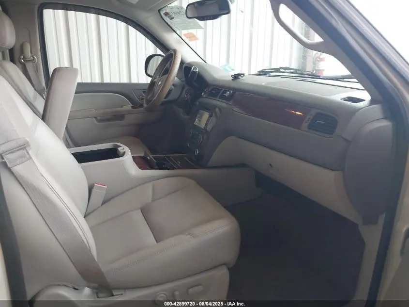 2013 CHEVROLET AVALANCHE LTZ