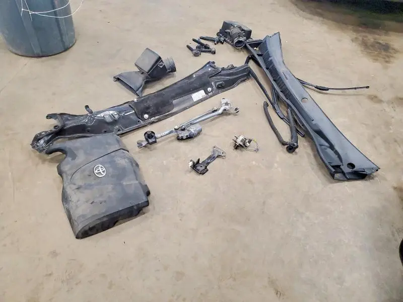 2017 TOYOTA SIENNA LE  