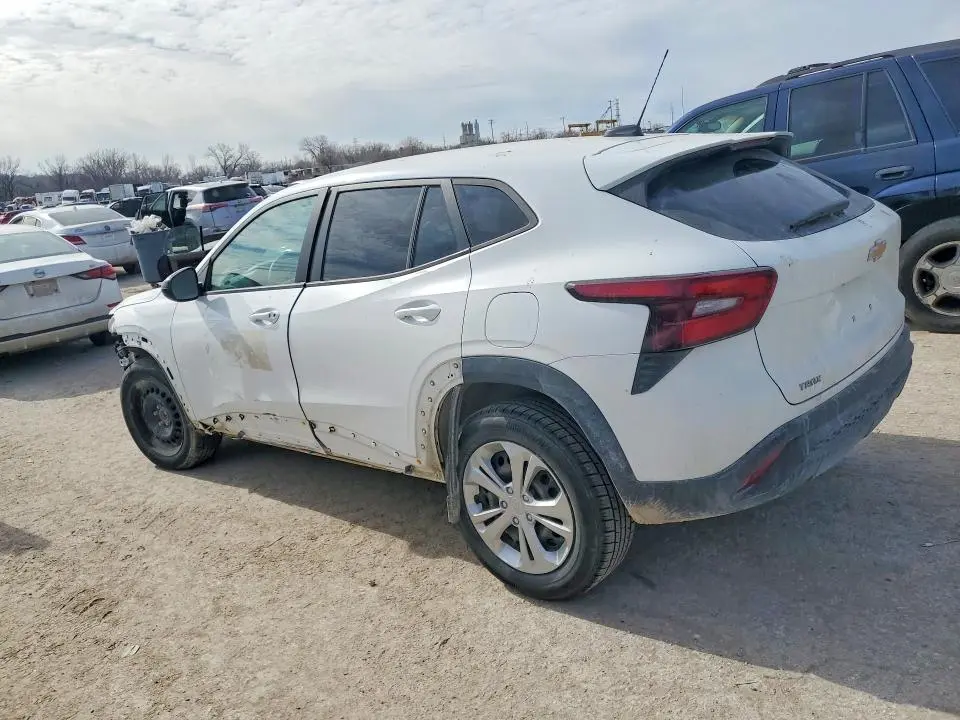 2025 CHEVROLET TRAX LS  