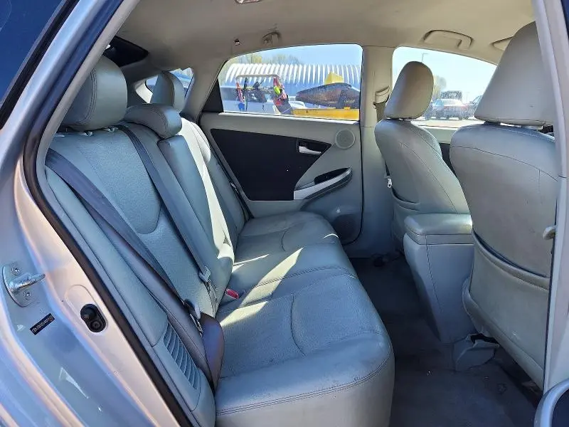 2010 TOYOTA PRIUS III  