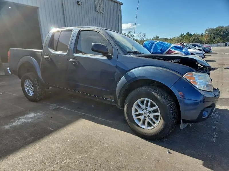 2015 NISSAN FRONTIER S  