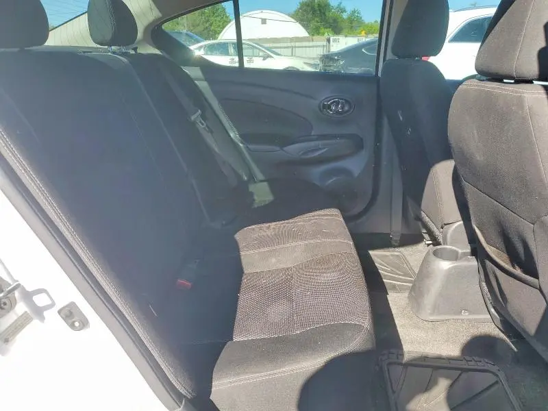 2019 NISSAN VERSA SV  