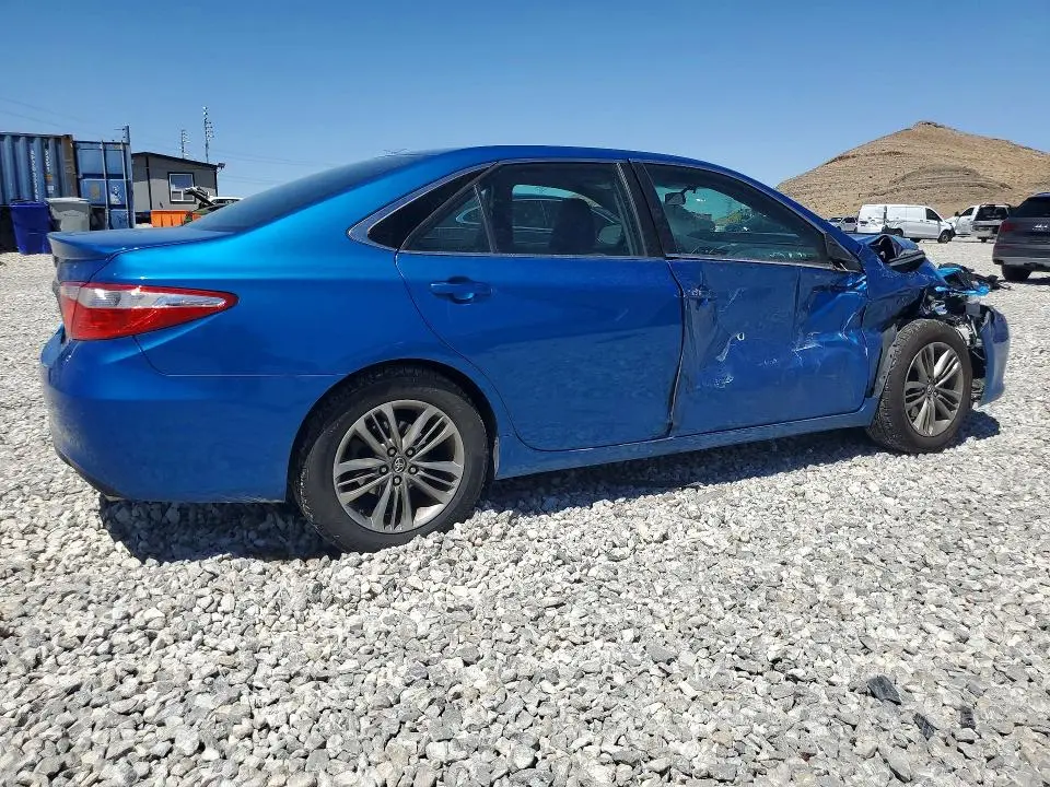 2017 TOYOTA CAMRY SE  