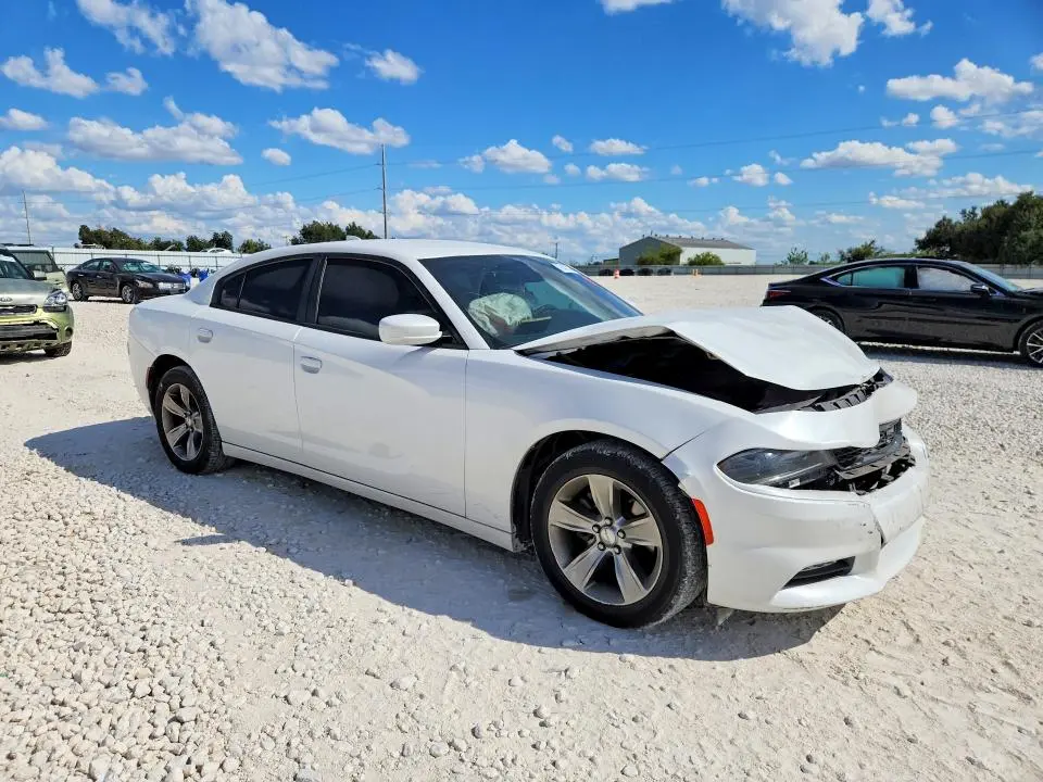 2015 DODGE CHARGER SXT  