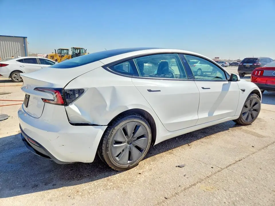 2025 TESLA MODEL 3   