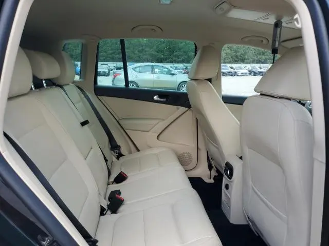 2013 VOLKSWAGEN TIGUAN S  