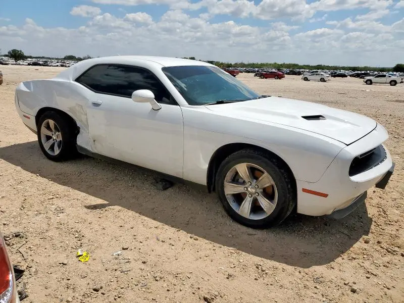 2015 DODGE CHALLENGER SXT  