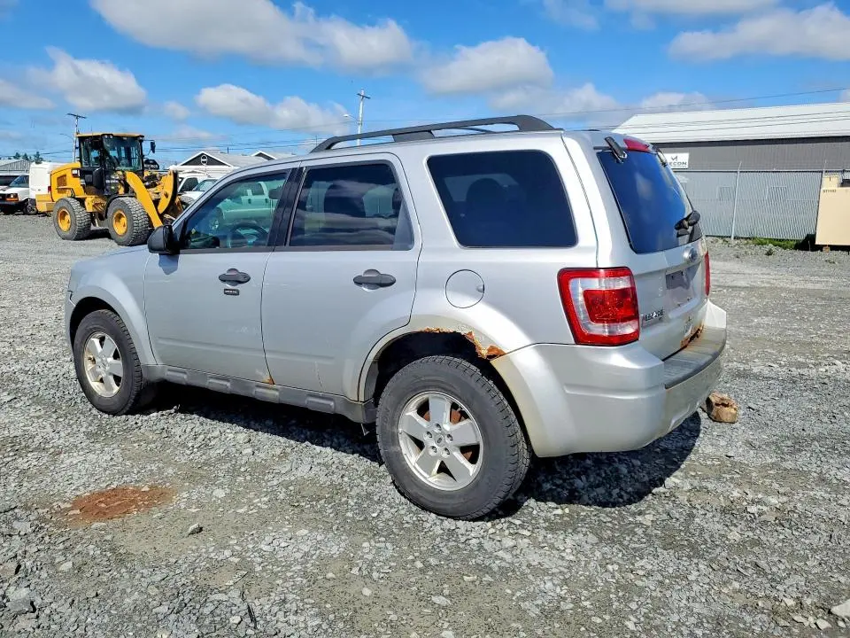 2011 FORD ESCAPE XLT  