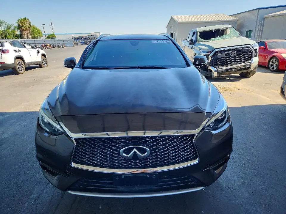 2017 INFINITI QX30 BASE  