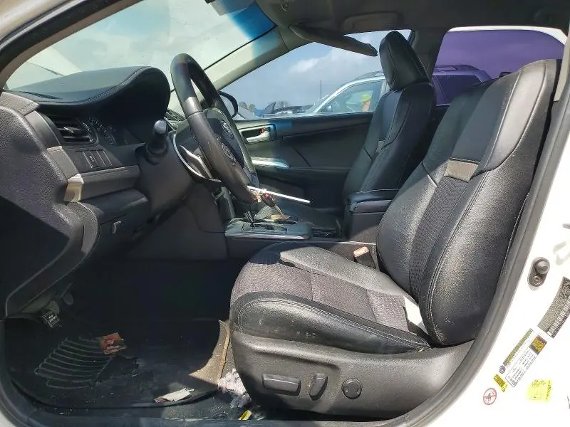 2014 TOYOTA CAMRY SE  