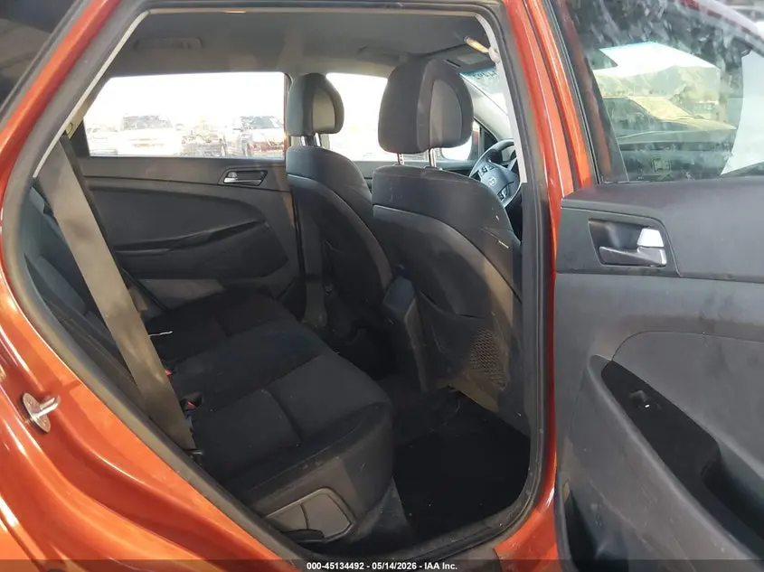 2016 HYUNDAI TUCSON SE