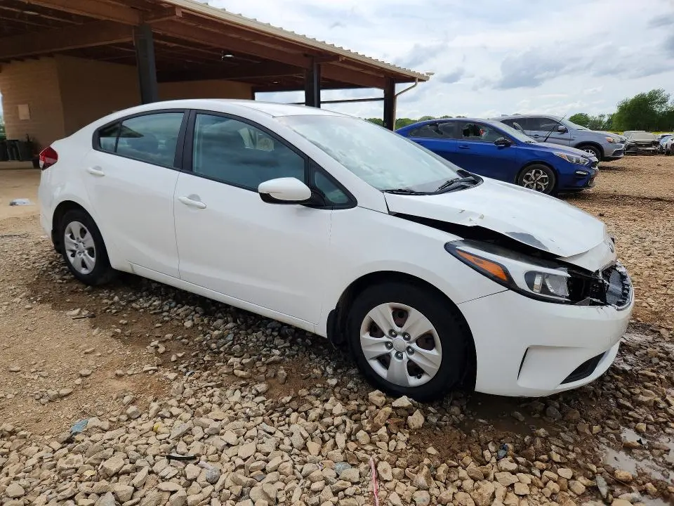 2017 KIA FORTE LX  