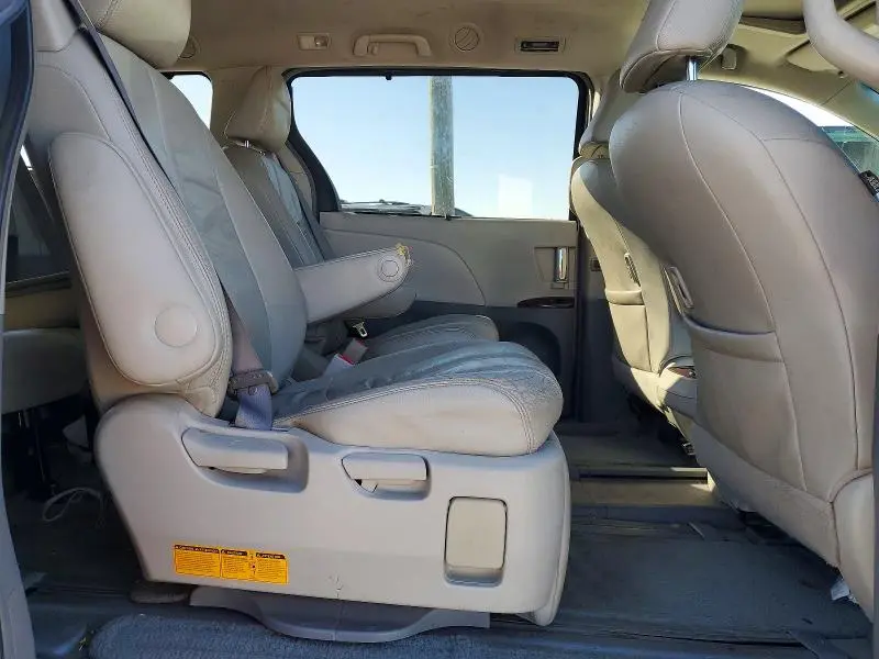 2011 TOYOTA SIENNA XLE 7-PASSENGER  