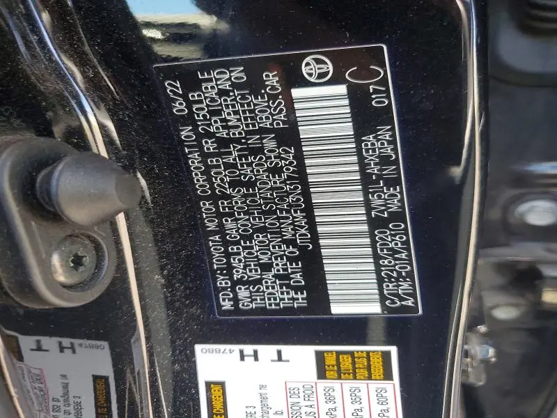 2022 TOYOTA PRIUS LE  