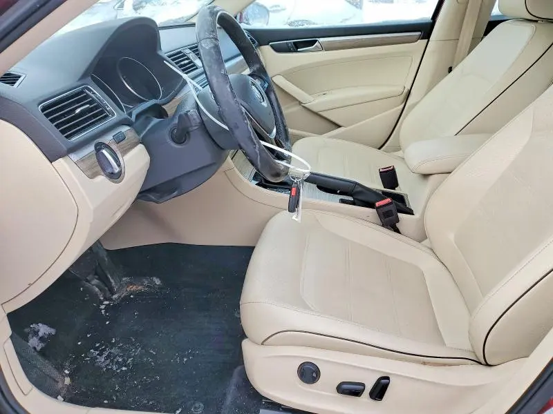 2017 VOLKSWAGEN PASSAT SE  