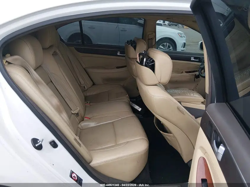 2013 HYUNDAI GENESIS 3.8