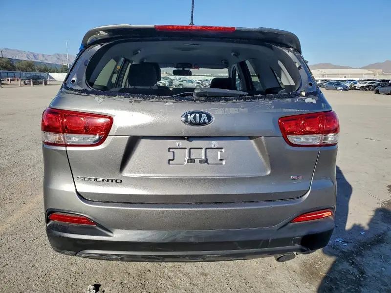 2017 KIA SORENTO LX  