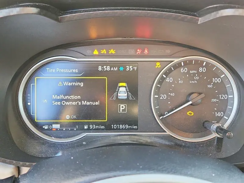 2020 NISSAN VERSA SV  