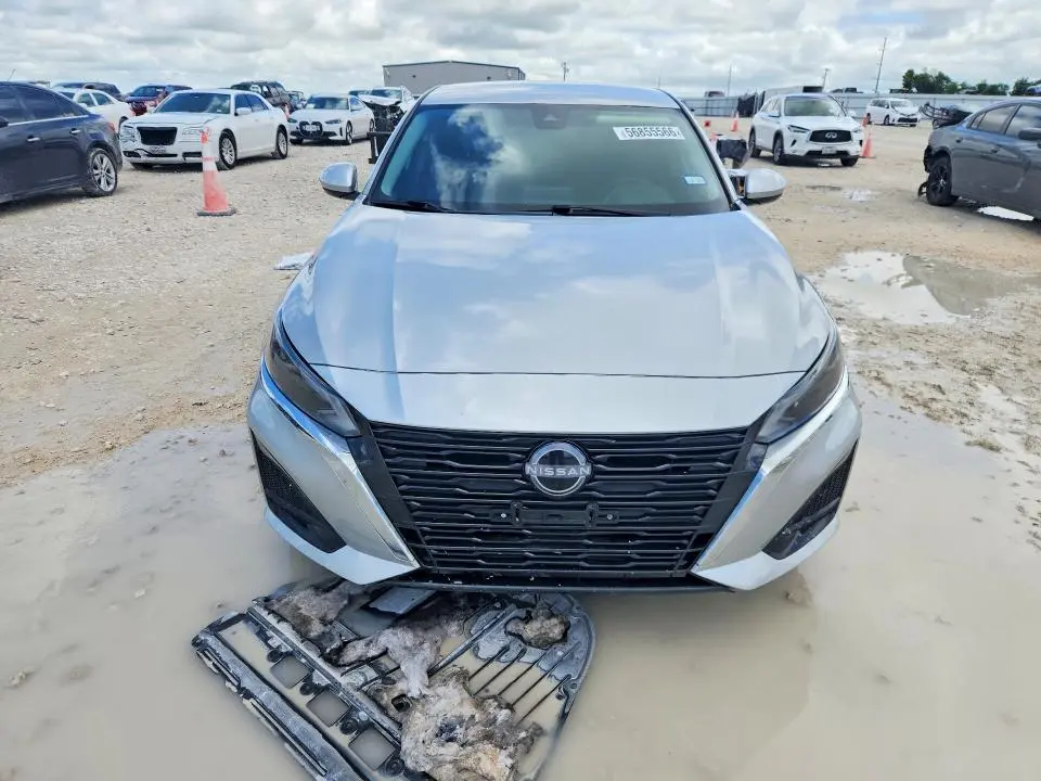 2023 NISSAN ALTIMA SV  