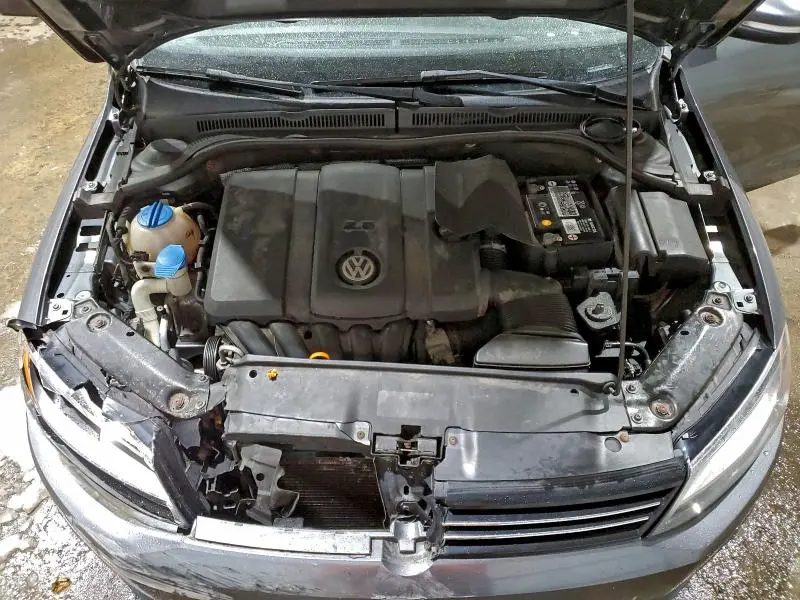 2012 VOLKSWAGEN JETTA SE  