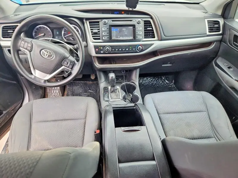 2015 TOYOTA HIGHLANDER LE  