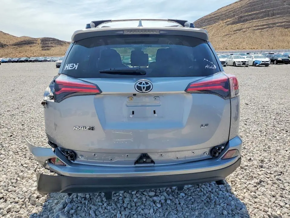 2018 TOYOTA RAV4 LE  
