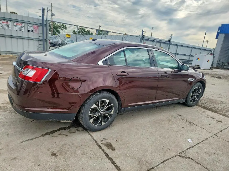 2010 FORD TAURUS LIMITED  