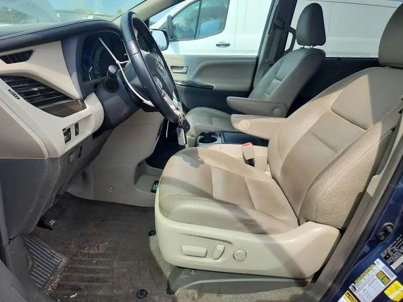 2015 TOYOTA SIENNA XLE 8-PASSENGER  
