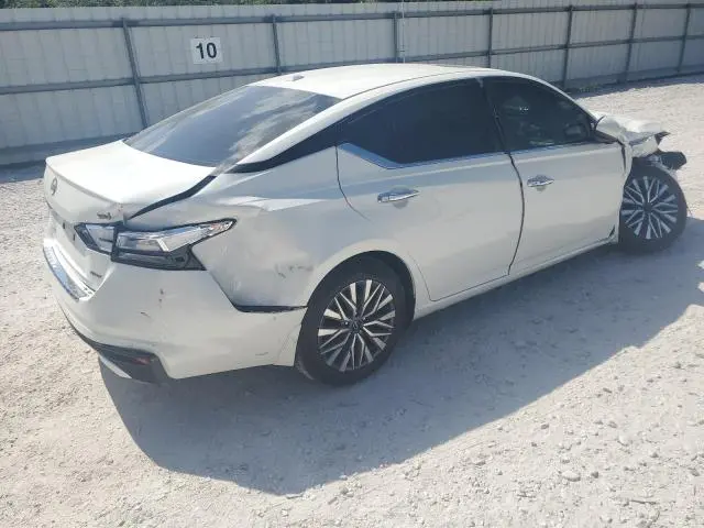 2023 NISSAN ALTIMA SV  