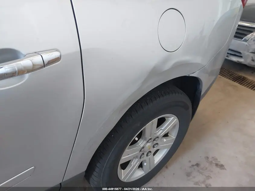 2011 CHEVROLET TRAVERSE 2LT