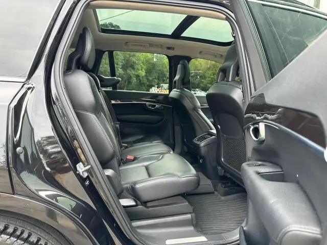 2017 VOLVO XC90 T6  
