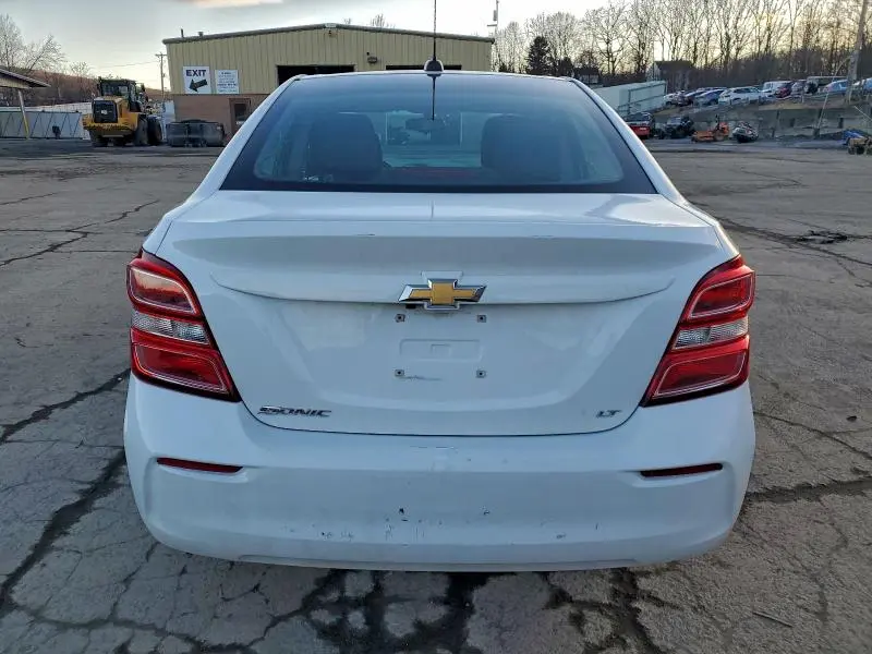 2017 CHEVROLET SONIC LT  