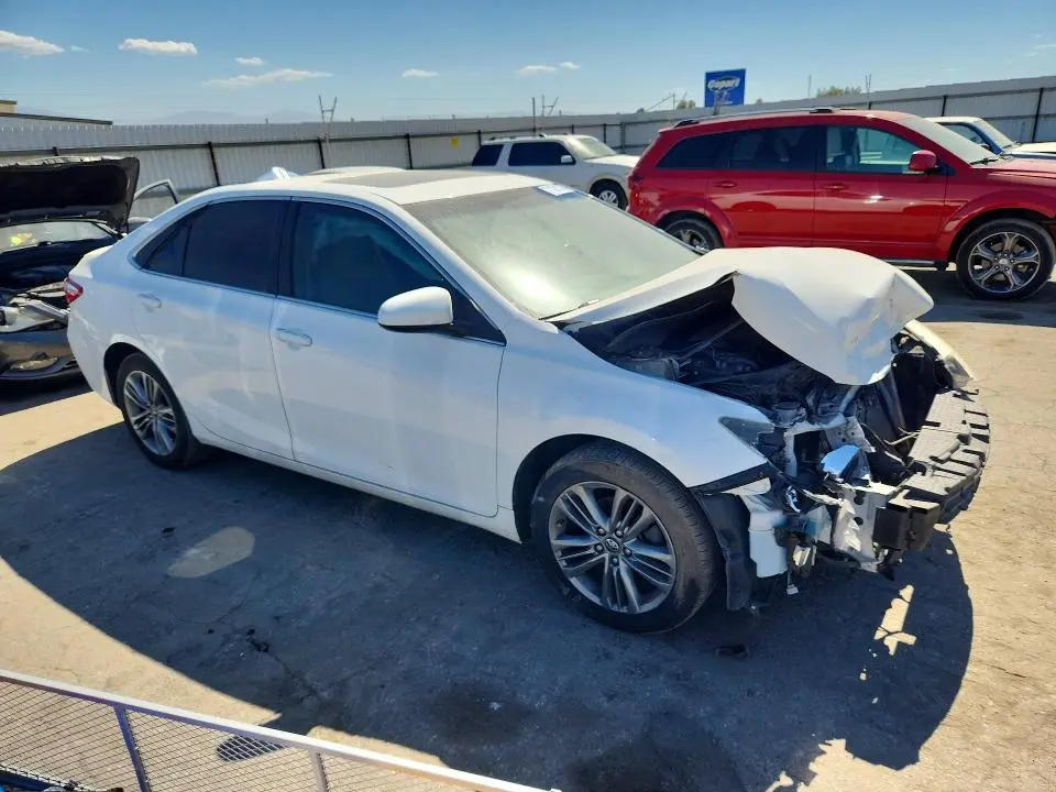 2017 TOYOTA CAMRY SE  