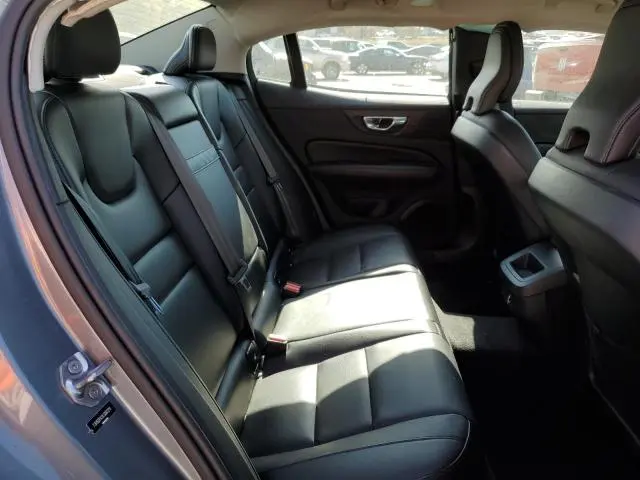 2020 VOLVO S60 T5 MOMENTUM  