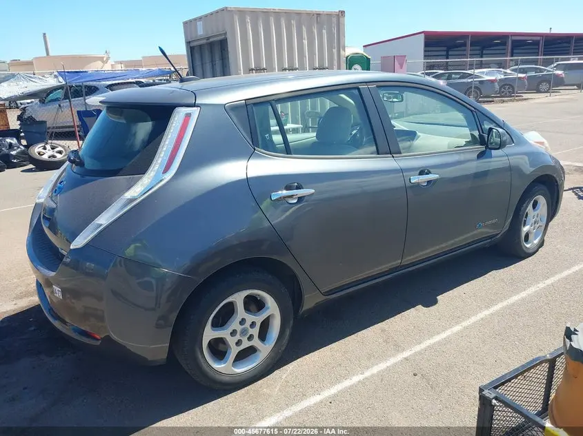2013 NISSAN LEAF SV