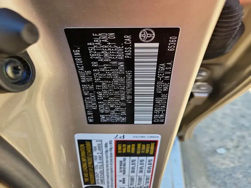 2017 TOYOTA CAMRY XLE  