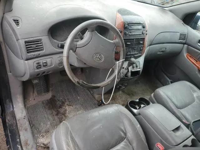 2010 TOYOTA SIENNA XLE  