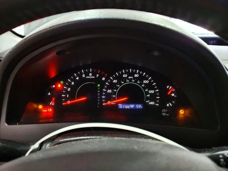 2011 TOYOTA CAMRY SE  