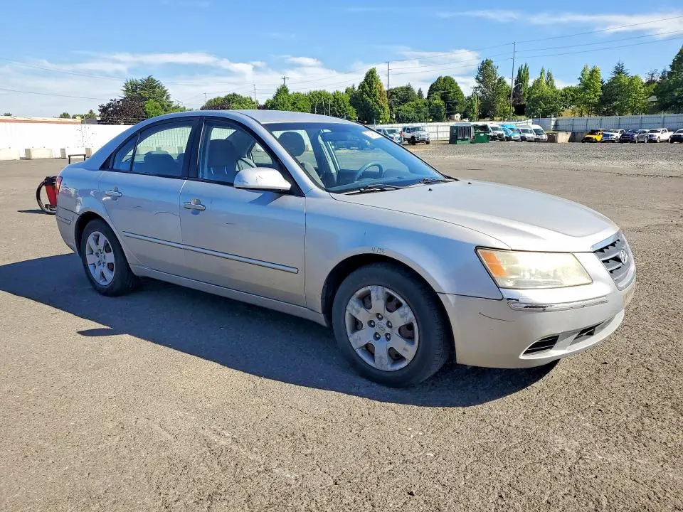 2010 HYUNDAI SONATA GLS  